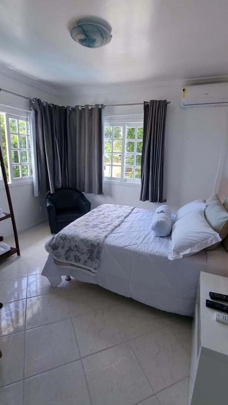 Casa Com Piscina Ingleses 0181 *